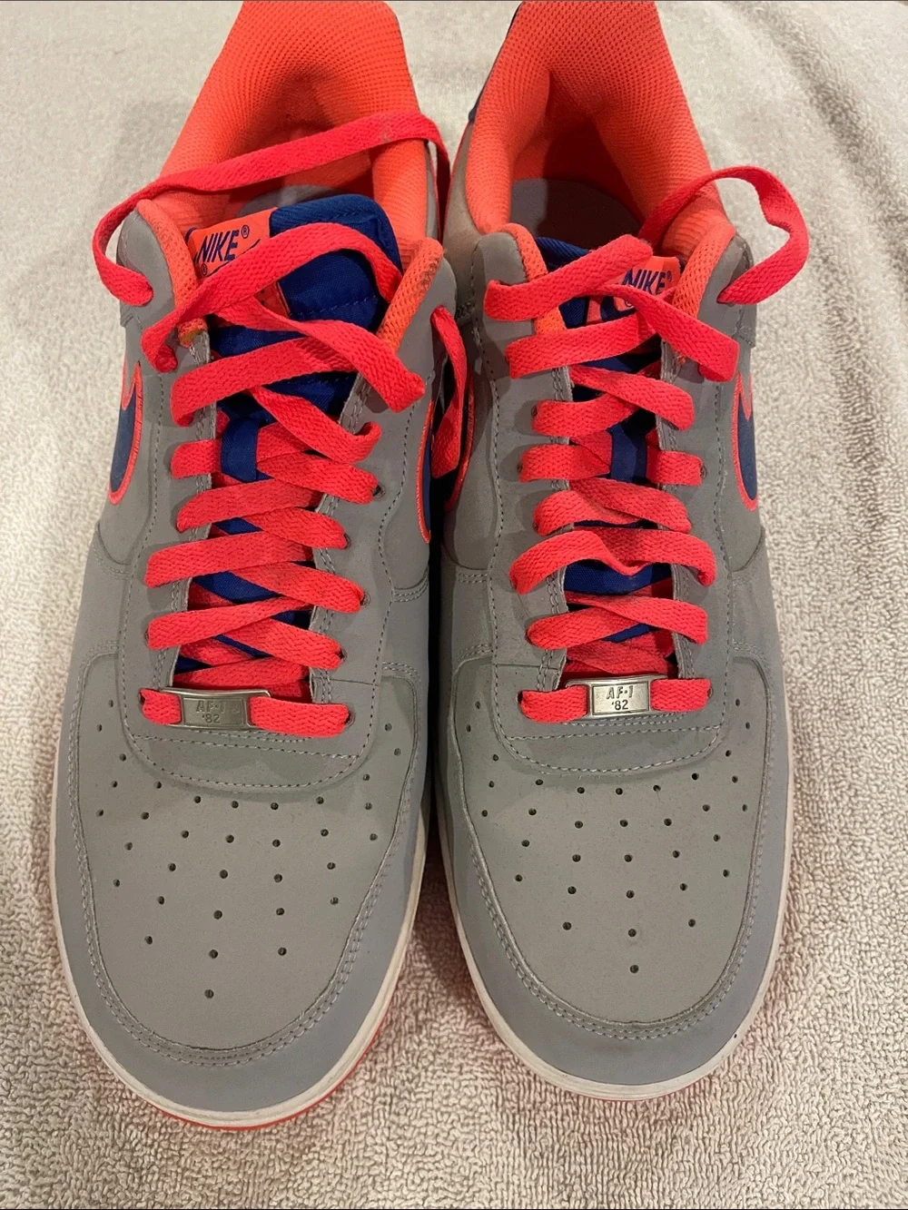 Nike Air Force one Men’s Gray & Coral Low-Top Sneakers with Blue Tongue-Rare